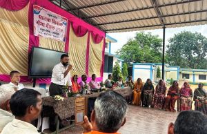 बालोद जिले के सभी 173 संकुलों में किया गया मेगा पालक-शिक्षक बैठक का आयोजन बालोद जिले के सभी 173 संकुलों में किया गया मेगा पालक-शिक्षक बैठक का आयोजन