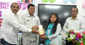 शिक्षा स्तर में सुधार होने पर ही बनेगा विकसित भारत: श्रम मंत्री लखन लाल देवांगन शिक्षा स्तर में सुधार होने पर ही बनेगा विकसित भारत: श्रम मंत्री लखन लाल देवांगन