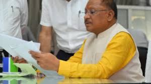 जनदर्शन कार्यक्रम में कुसमुंडा के भू विस्थापित ग्रामीण मुख्यमंत्री से मिले