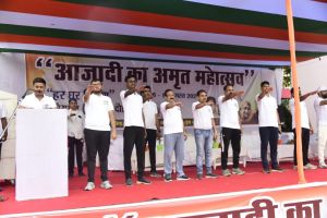 हाथों में तिरंगा लेकर कलेक्टर की अगुवाई में सैकड़ों ने उत्साह से लगाई स्वतंत्रता दौड़