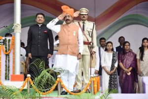  स्वतंत्रता दिवस पर उप मुख्यमंत्री अरुण साव ने फहराया तिरंगा