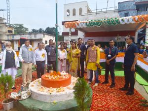 श्रीमती कौशल्या साय ने सीएम कैम्प कार्यालय बगीया में किया ध्वजारोहण श्रीमती कौशल्या साय ने सीएम कैम्प कार्यालय बगीया में किया ध्वजारोहण
