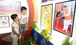  फोटो प्रदर्शनी के माध्यम से मिल रही ज्ञानवर्धक जानकारी