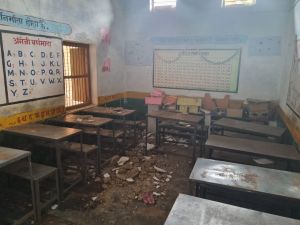 कोरगुड़ा गांव में शासकीय प्राथमिक स्कूल में पढ़ाई के दौरान छत का प्लास्टर गिरने से 4 बच्चे घायल 