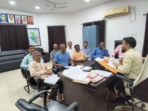  राजनीतिक दलों की हुई बैठक