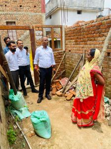  बालोद जिले के सुदूर वनांचल के ग्रामों में  सीईओ जिला पंचायत ने किया औचक निरीक्षण