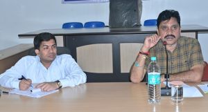  निगम अपर आयुक्त  ने अधिकारियों की समीक्षा बैठक बुलाई