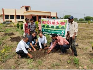  एक पेड़ मां के नाम अभियान के तहत सभी कृषि विज्ञान केन्द्रों में वृक्षारोपण