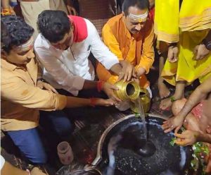  उपमुख्यमंत्री विजय शर्मा ने बाबा बैद्यनाथ धाम में की पूजा-अर्चना