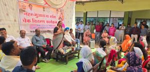  पत्थलगांव के किसानों को मिला नहर मुआवजे का चेक