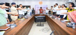  उपमुख्यमंत्री विजय शर्मा ने तीस हजार असाक्षरों को साक्षर बनाने के लिए दिलाई शपथ