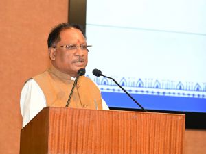 अधिकारी स्वयं को जनता का सेवक मानते हुए पूरे समर्पण, मेहनत और ईमानदारी से अपने कर्तव्यों का करें निर्वहन: मुख्यमंत्री अधिकारी स्वयं को जनता का सेवक मानते हुए पूरे समर्पण, मेहनत और ईमानदारी से अपने कर्तव्यों का करें निर्वहन: मुख्यमंत्री