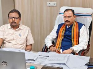    स्वास्थ्य मंत्री ने वीडियो कॉन्फ्रेंसिंग के जरिए राज्य के सीएमएचओ, सीएस और नोडल अधिकारियों से की समीक्षा