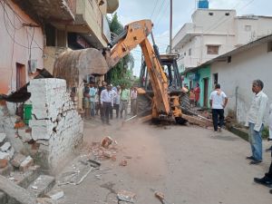  नगर निगम भिलाई द्वारा अवैध अतिक्रमण पर बेदखली की कार्यवाही की गई 