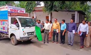 एचआईवी, एड्स जागरूकता रथ को कलेक्टर ने  दिखाई हरी झंडी