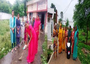  कचरा प्रबंधन कर गांव को स्वच्छ बना रही स्वसहायता समूह की महिलाएं