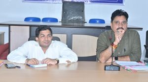  मतदाता पुनरीक्षण  : बीएलओ घर-घर जाकर  कर रहे हैं सर्वे 