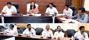 निर्वाचन नामावलियों का विशेष संक्षिप्त पुनरीक्षण कार्यक्रम के तहत कलेक्टर सुश्री चौधरी ने राजनीतिक दलों की बैठक ली