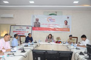 रायपुर जिले की प्रभारी सचिव ऋचा शर्मा ने कॉल सेंटर का किया अवलोकन 