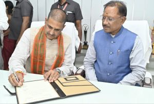 मुख्यमंत्री ने छत्तीसगढ़ खनिज विकास निगम के नवनियुक्त अध्यक्ष सौरभ सिंह को पदभार ग्रहण पर दी बधाई एवं शुभकामनाएं मुख्यमंत्री ने छत्तीसगढ़ खनिज विकास निगम के नवनियुक्त अध्यक्ष सौरभ सिंह को पदभार ग्रहण पर दी बधाई एवं शुभकामनाएं