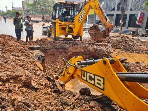 गंज मण्डी दुर्ग के पास पाइप लाईन संधारण का कार्य शुरू 