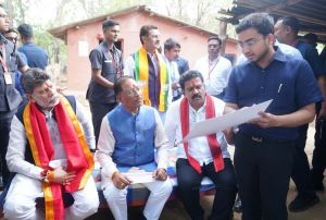  मुख्यमंत्री ने जगदलपुर के गांव से किया मोर दुआर-साय सरकार महाअभियान का शुभारंभ