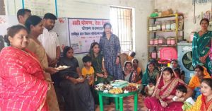 आंगनबाड़ी केन्द्रों में सुपोषण चौपाल आयोजित, नन्ही बालिकाओं को कराया अन्नप्राशन आंगनबाड़ी केन्द्रों में सुपोषण चौपाल आयोजित, नन्ही बालिकाओं को कराया अन्नप्राशन