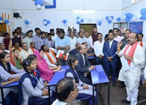 उप मुख्यमंत्री अरुण साव ने 28 स्कूलों में स्मार्ट क्लास-रूम का किया शुभारंभ उप मुख्यमंत्री अरुण साव ने 28 स्कूलों में स्मार्ट क्लास-रूम का किया शुभारंभ