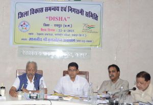 रायपुर की ऐसी छवि बनाएं कि देशभर में राजधानी की एक विशेष पहचान होः सांसद अग्रवाल