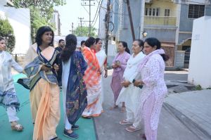 आतंकी हमले में दिवंगत दिनेश मिरानिया का पार्थिव देह पर महापौर मीनल चौबे ने पुष्पांजलि कर किया सादर नमन आतंकी हमले में दिवंगत दिनेश मिरानिया का पार्थिव देह पर महापौर मीनल चौबे ने पुष्पांजलि कर किया सादर नमन