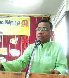 बच्चे वही करते हैं, जो पालकों को करते हुए देखते हैं: काले बच्चे वही करते हैं, जो पालकों को करते हुए देखते हैं: काले