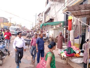 सुपेला संडे बाजार सड़क के ऊपर व्यापार करने वालों पर निगम ने फिर की कार्रवाई सुपेला संडे बाजार सड़क के ऊपर व्यापार करने वालों पर निगम ने फिर की कार्रवाई