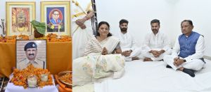 मुख्यमंत्री विष्णु देव साय ने स्व. बहादुर सिंह जागृत को श्रद्धांजलि अर्पित की मुख्यमंत्री विष्णु देव साय ने स्व. बहादुर सिंह जागृत को श्रद्धांजलि अर्पित की