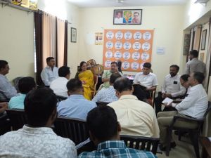  अधिकारी गर्मी में सड़क पर उतरकर थोड़ा पसीना बहायें - सुनील सोनी