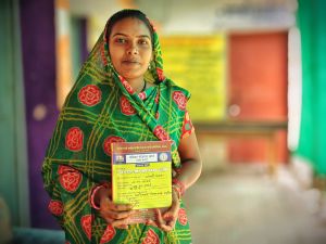   सुशासन तिहार में दामिनी की समस्या का  हुआ त्वरित समाधान, मिला जाॅबकार्ड