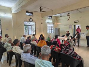 पुलगांव स्थित वृद्धाश्रम में विधिक जागरूकता शिविर आयोजित किया गया पुलगांव स्थित वृद्धाश्रम में विधिक जागरूकता शिविर आयोजित किया गया