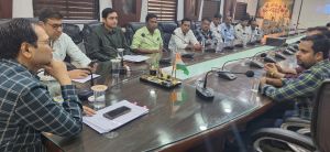  कलेक्टर ने ली बोर खनन ठेकेदारों की बैठक, बोरवेल मशीनों में जीपीएस लगाने के निर्देश