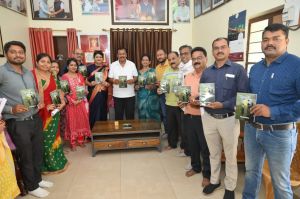 सरस्वती धानेश्वर का प्रथम काव्य संग्रह लम्हों का आईना विमोचित सरस्वती धानेश्वर का प्रथम काव्य संग्रह लम्हों का आईना विमोचित