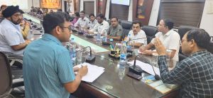 कलेक्टर ने ली राइस मिलर्स की बैठक, बचे धान की नीलामी में हिस्सा लेने दिए निर्देश