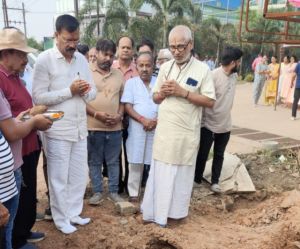 विधायक मोतीलाल साहू ने जलसंकट दूर करने "पाइप लाइन विस्तार कार्य प्रारम्भ करवाया विधायक मोतीलाल साहू ने जलसंकट दूर करने "पाइप लाइन विस्तार कार्य प्रारम्भ करवाया