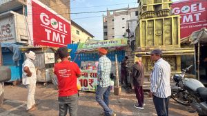    रायपुर निगम टीम की अतिक्रमण के खिलाफ  कार्यवाही जारी