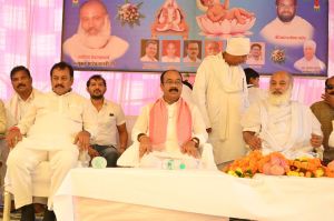 संत समागम में शामिल हुए उप मुख्यमंत्री साव संत समागम में शामिल हुए उप मुख्यमंत्री साव