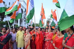 ऑपरेशन सिंदूर की सफलता पर रायपुर में डेढ़ हजार से अधिक महिलाओं ने उत्साह से निकाली तिरंगा यात्रा