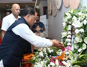 मुख्यमंत्री विष्णु देव साय ने स्वर्गीय रामजीलाल अग्रवाल को दी श्रद्धांजलि मुख्यमंत्री विष्णु देव साय ने स्वर्गीय रामजीलाल अग्रवाल को दी श्रद्धांजलि