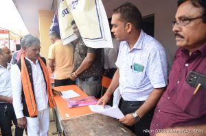 ग्रामीणों को गांव में ही मिला समाधान, दानीकोकड़ी में लगा समाधान शिविर विधायक ईश्वर साहू हुए शामिल ग्रामीणों को गांव में ही मिला समाधान, दानीकोकड़ी में लगा समाधान शिविर विधायक ईश्वर साहू हुए शामिल