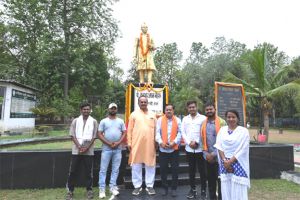 पंडित नेहरू की 61वीं पुण्यतिथि पर सभापति सूर्यकांत, संस्कृति विभाग अध्यक्ष गदवानी ने किया सादर नमन पंडित नेहरू की 61वीं पुण्यतिथि पर सभापति सूर्यकांत, संस्कृति विभाग अध्यक्ष गदवानी ने किया सादर नमन