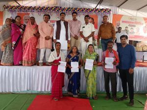 अभनपुर ब्लॉक के ग्राम पोेंड में हुआ आयोजन, 10 हजार 530 आवेदनों का निराकरण अभनपुर ब्लॉक के ग्राम पोेंड में हुआ आयोजन, 10 हजार 530 आवेदनों का निराकरण