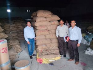 खरीफ सीजन हेतु खाद -बीज का किसान शीघ्र करें उठाव खरीफ सीजन हेतु खाद -बीज का किसान शीघ्र करें उठाव