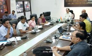  कलेक्टर ने की स्वास्थ्य विभाग के काम-काज की समीक्षा