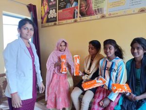  विश्व माहवारी स्वच्छता दिवस : आयुष्मान आरोग्य मंदिरों में बांटे गए निःशुल्क सैनिटरी नैपकिन